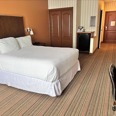 โฟร์ พอยต์ บาย เชอราตัน ปรินซ์ตัน จอร์จ Hotel พรินซ์จอร์จ ภายนอก รูปภาพ