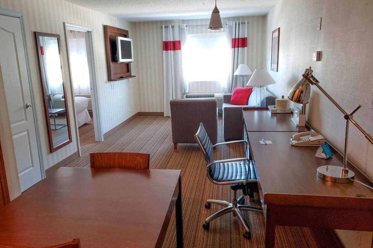 โฟร์ พอยต์ บาย เชอราตัน ปรินซ์ตัน จอร์จ Hotel พรินซ์จอร์จ ภายนอก รูปภาพ