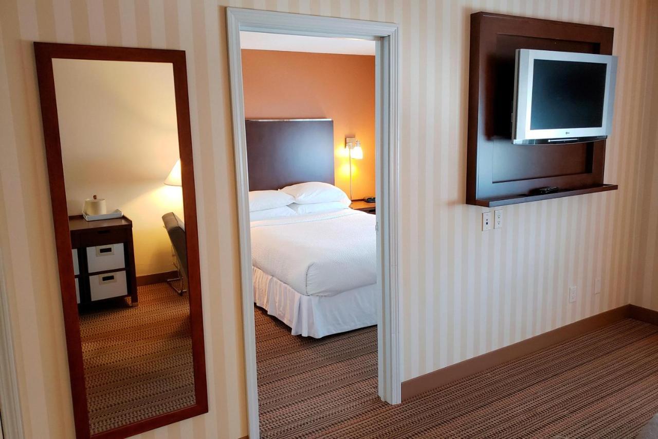 โฟร์ พอยต์ บาย เชอราตัน ปรินซ์ตัน จอร์จ Hotel พรินซ์จอร์จ ภายนอก รูปภาพ