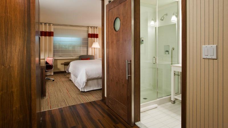 โฟร์ พอยต์ บาย เชอราตัน ปรินซ์ตัน จอร์จ Hotel พรินซ์จอร์จ ภายนอก รูปภาพ